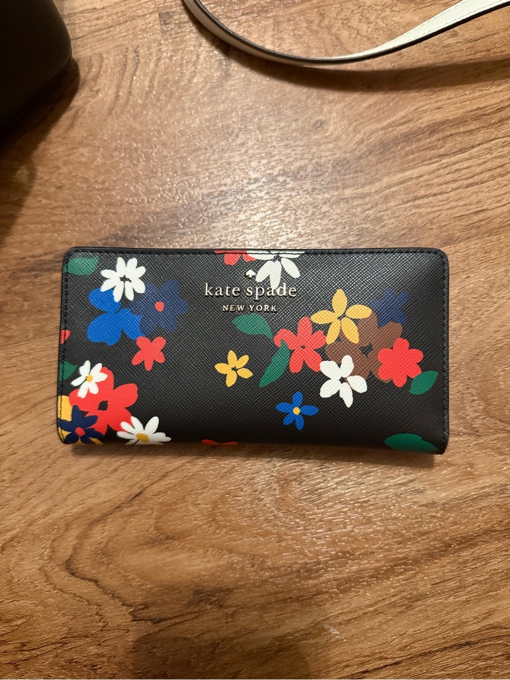 kate spade black floral continental zip wallet